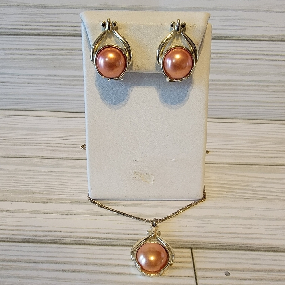 Vintage Patented Magnetic Faux Pearl Necklace Clip On Earrings Set